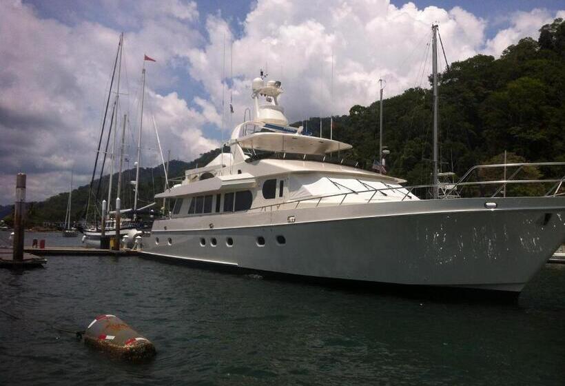 فندق Fish Hook Marina