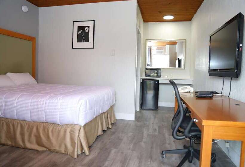 Отель Fraser Inn