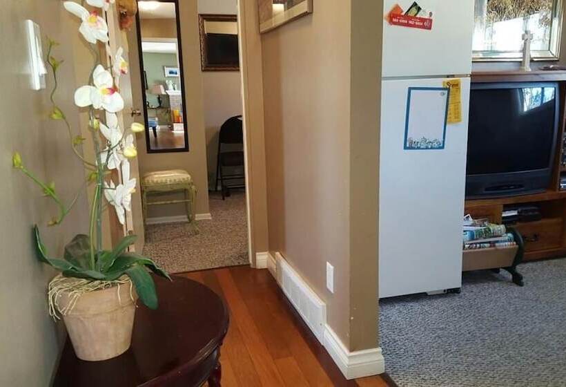 Отель The Grateful Bed B N B