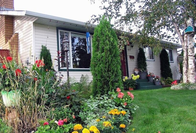 Отель The Grateful Bed B N B