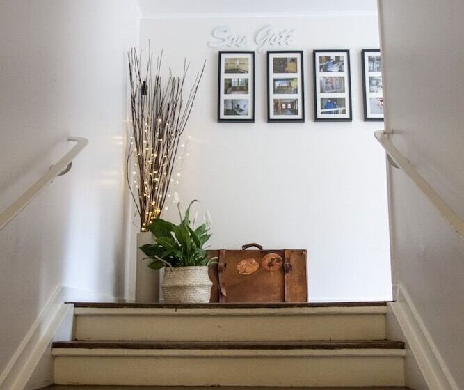 Отель Guesthouse Eleven