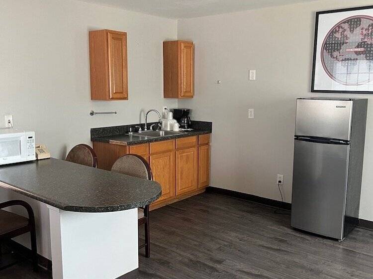 فندق High Falls Inn & Suites