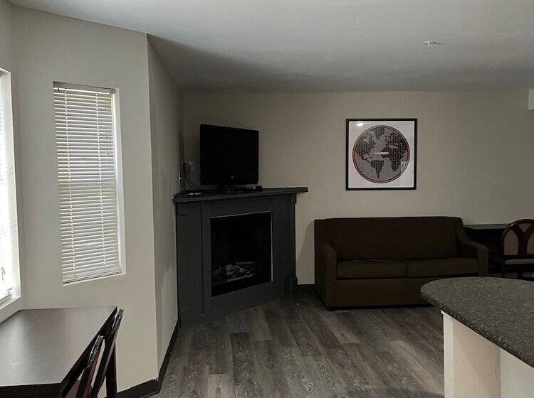 فندق High Falls Inn & Suites