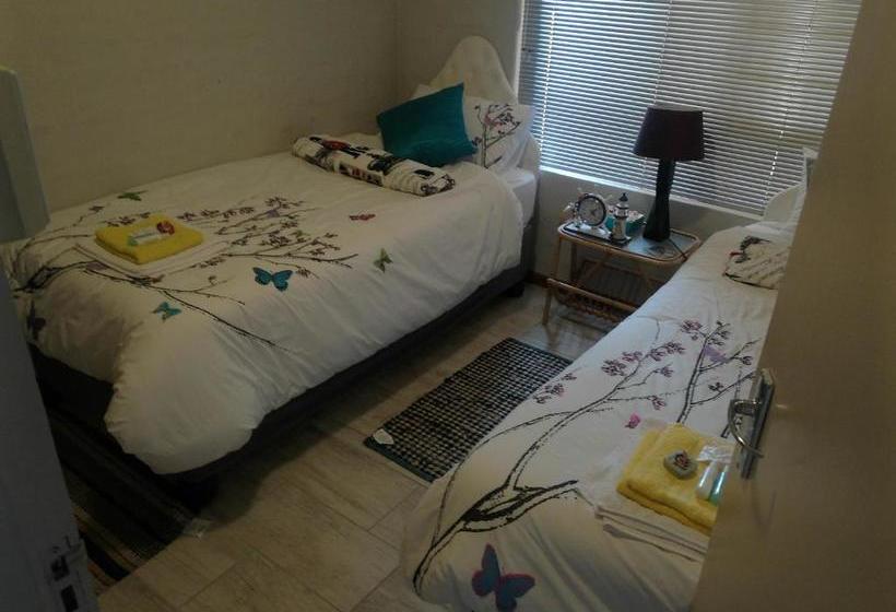 Отель Hillcrest Self-catering Holiday Apartment