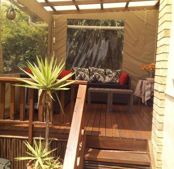 Отель Hillcrest Self-catering Holiday Apartment