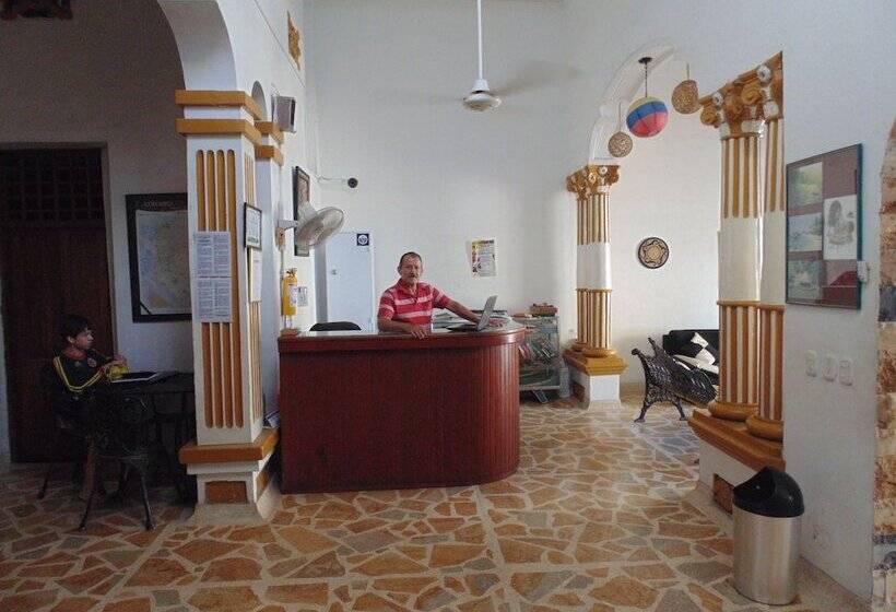 ホテル Hospedería Casa Familiar