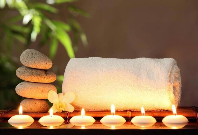 هتل Hostal Aquaforum