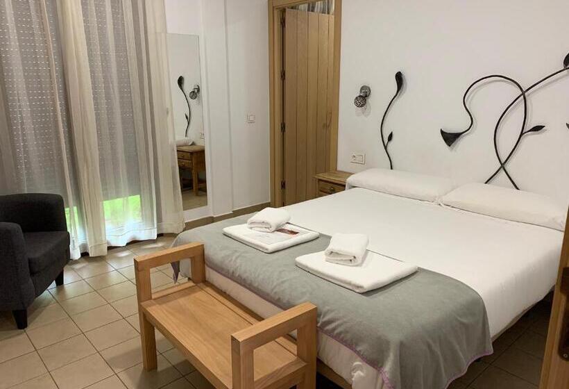 هتل Hostal Aquaforum