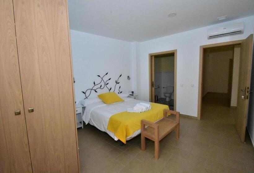 هتل Hostal Aquaforum