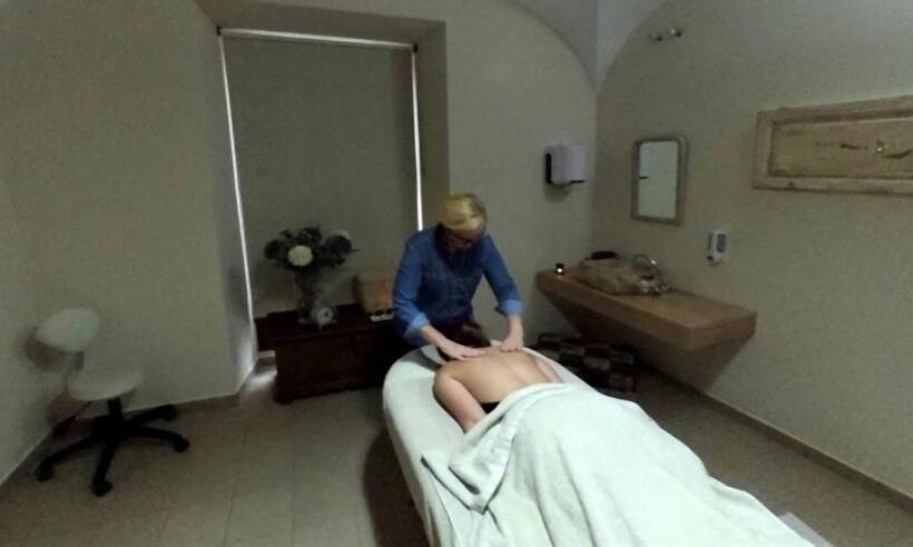 هتل Hostal Aquaforum