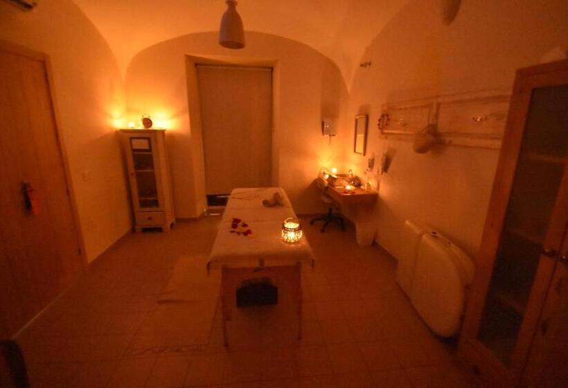 هتل Hostal Aquaforum