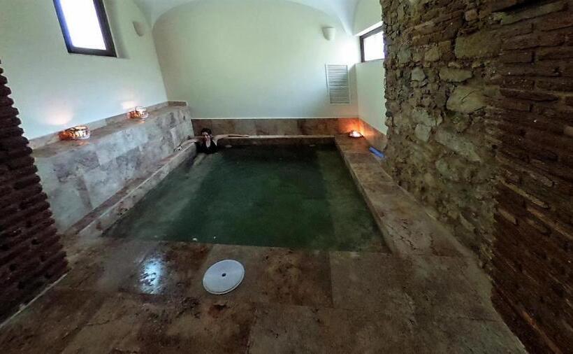 هتل Hostal Aquaforum