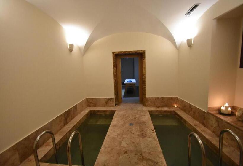 هتل Hostal Aquaforum