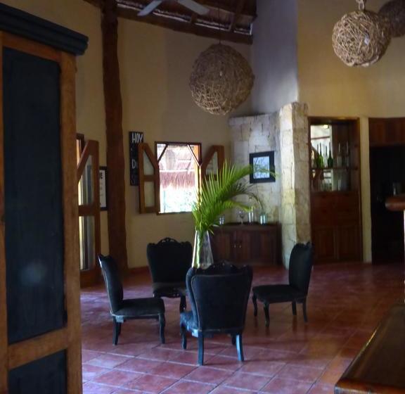 Hotel & Hostel El Punto