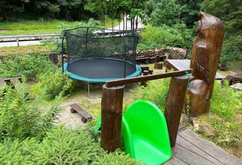 ホテル Hotýlek Pod Smrkem