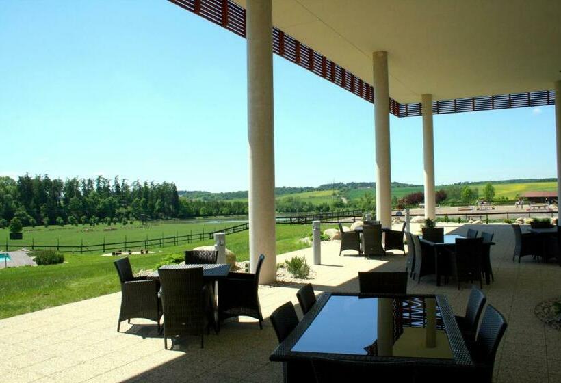 בית מלון כפרי K Triumf Resort