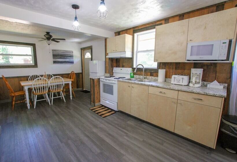 فندق Kouch Chalets