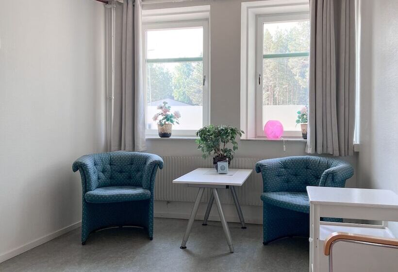 ホテル Krongården Vandrarhem