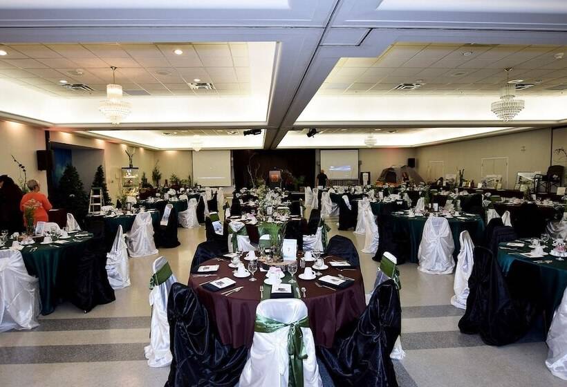 فندق Lakeland Inn