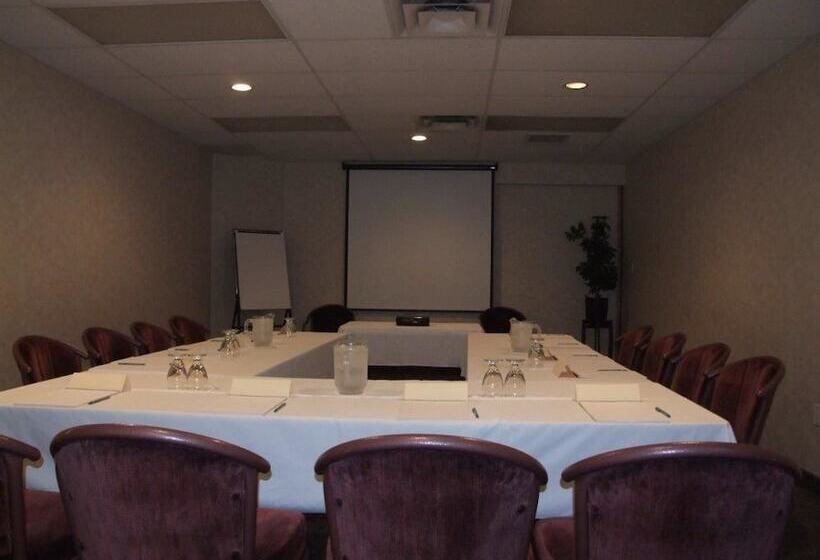 فندق Lakeland Inn