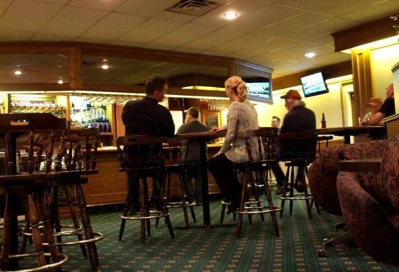 בית מלון כפרי Lakeland Inn