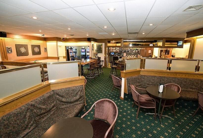 فندق Lakeland Inn