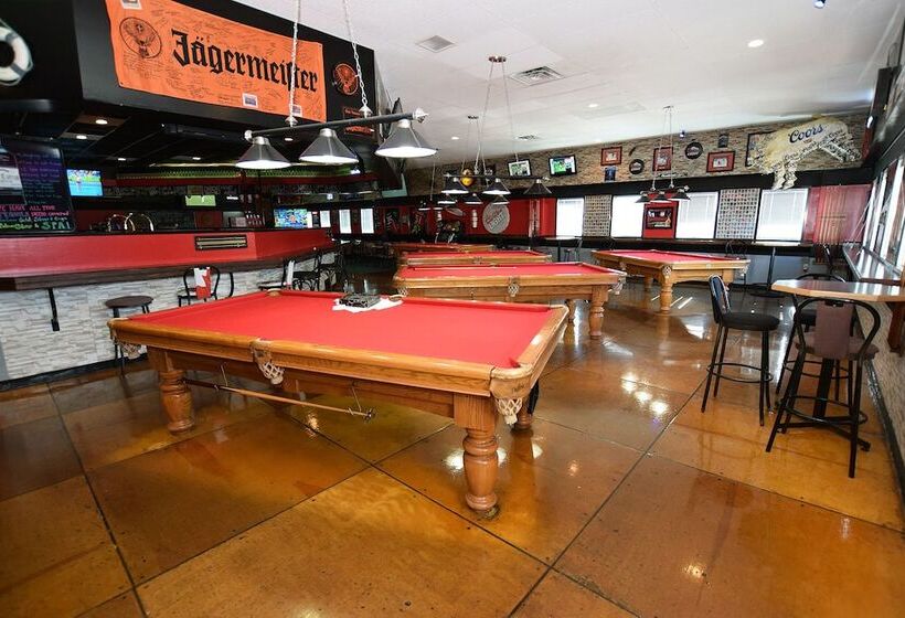 בית מלון כפרי Lakeland Inn