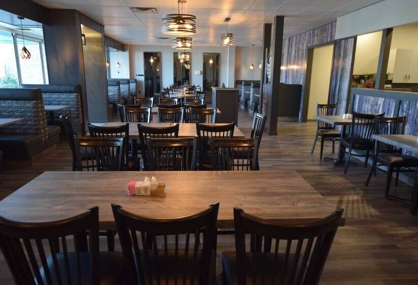 בית מלון כפרי Lakeland Inn