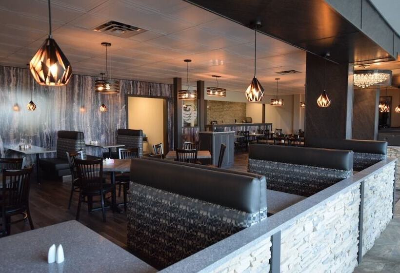 בית מלון כפרי Lakeland Inn