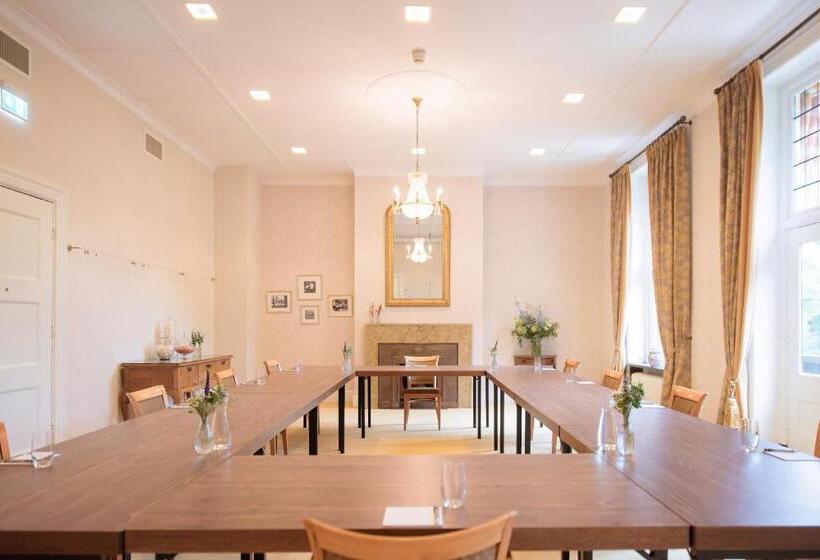 Отель Landgoed Huize Bergen Den Bosch  Vught