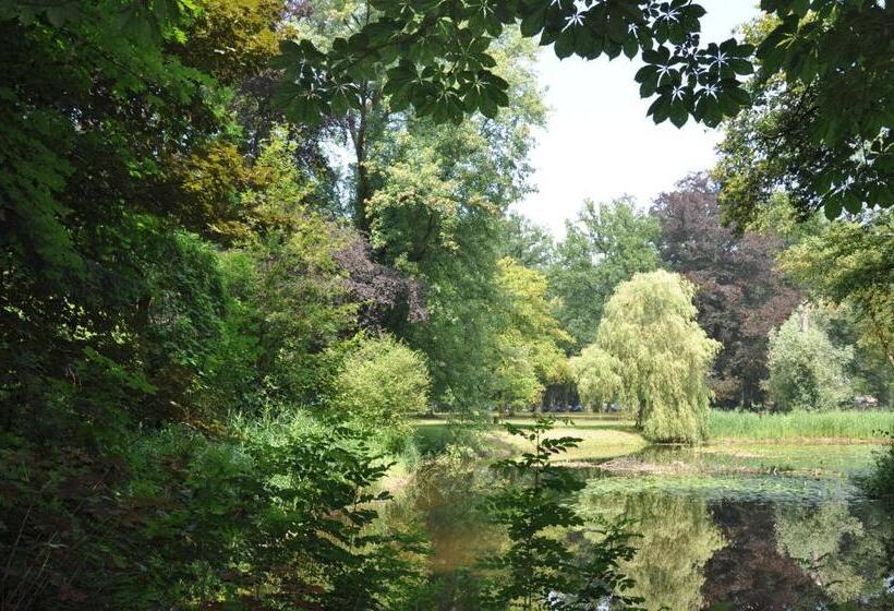 Отель Landgoed Huize Bergen Den Bosch  Vught