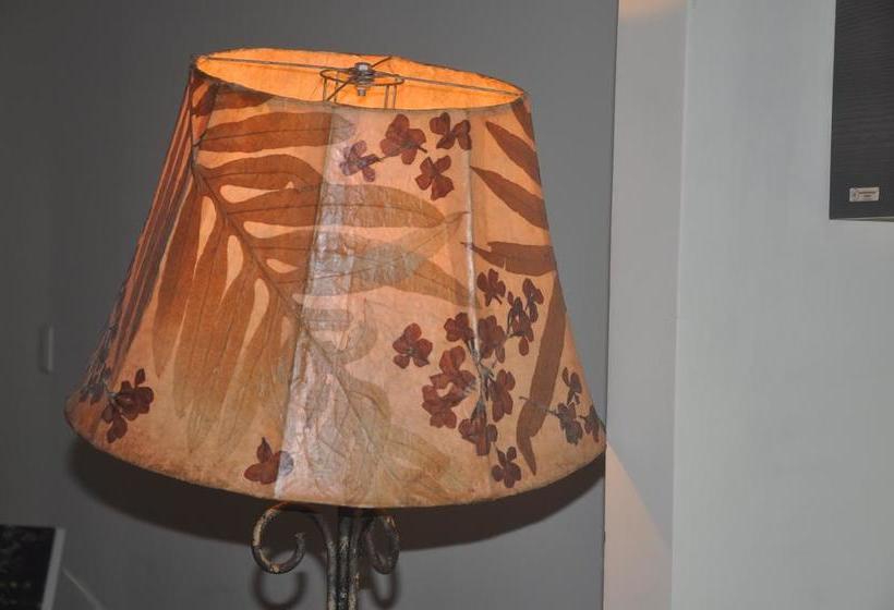 فندق Legacy Boutique