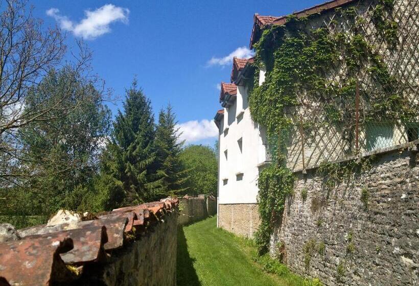 בית מלון כפרי Logis Hostellerie La Chaumiere