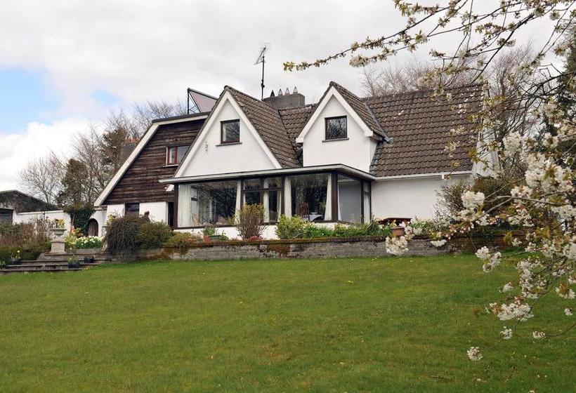 בית מלון כפרי Lough Owel Lodge