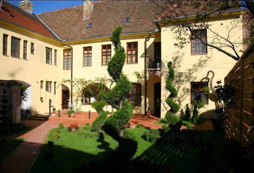 فندق Maksimilian Osijek