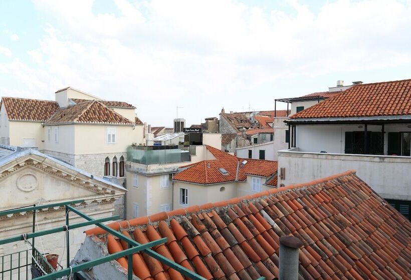 هتل Malena Palace Experience