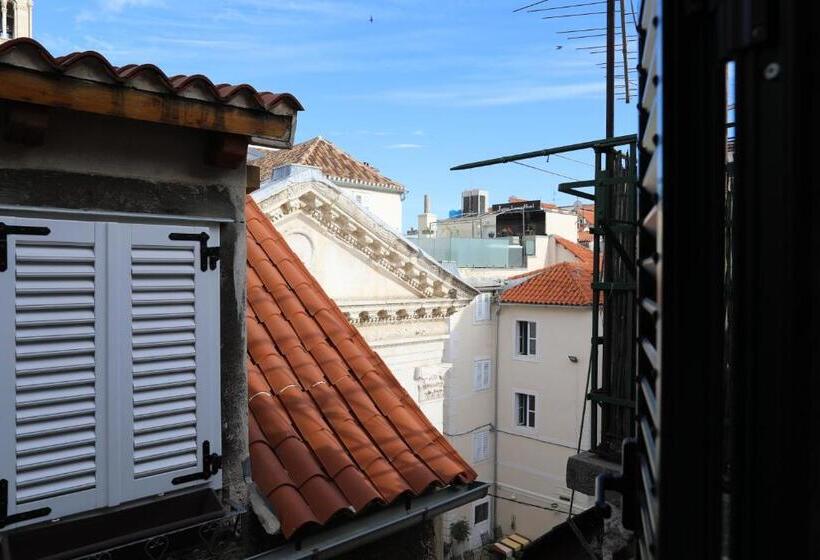 هتل Malena Palace Experience