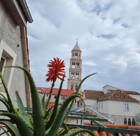 هتل Malena Palace Experience