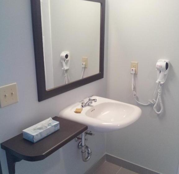 فندق Midland Inn & Suites