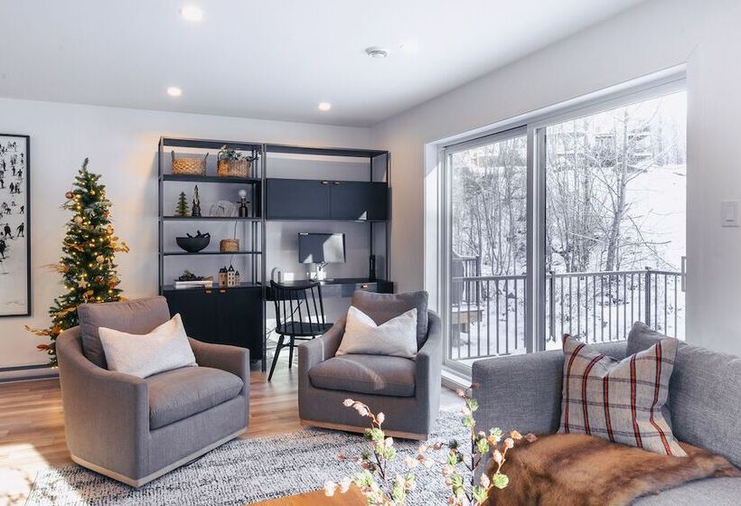 Отель Mont Blanc Hôtel & Condos