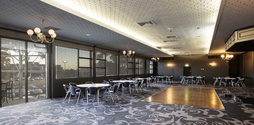 هتل Nightcap At Skyways