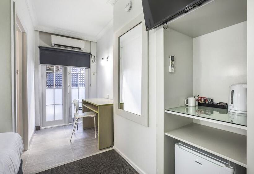 هتل Nightcap At Skyways