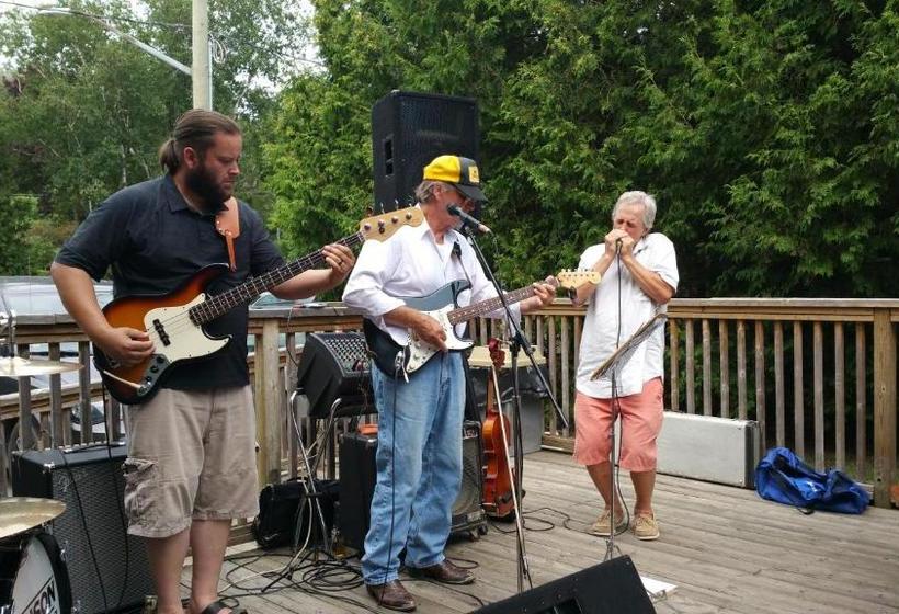 فندق Normandale Century Inn