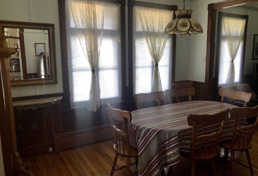 בית מלון כפרי Petite Maison Dans La Prairie