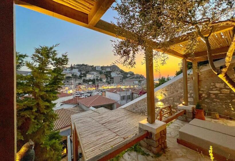 Отель Portadelmare Deluxe Suites