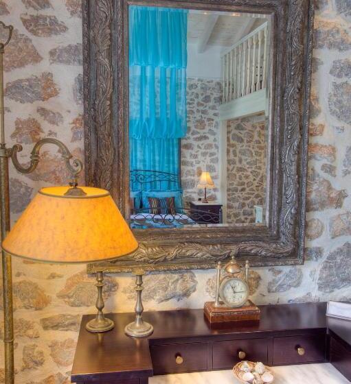 Отель Portadelmare Deluxe Suites