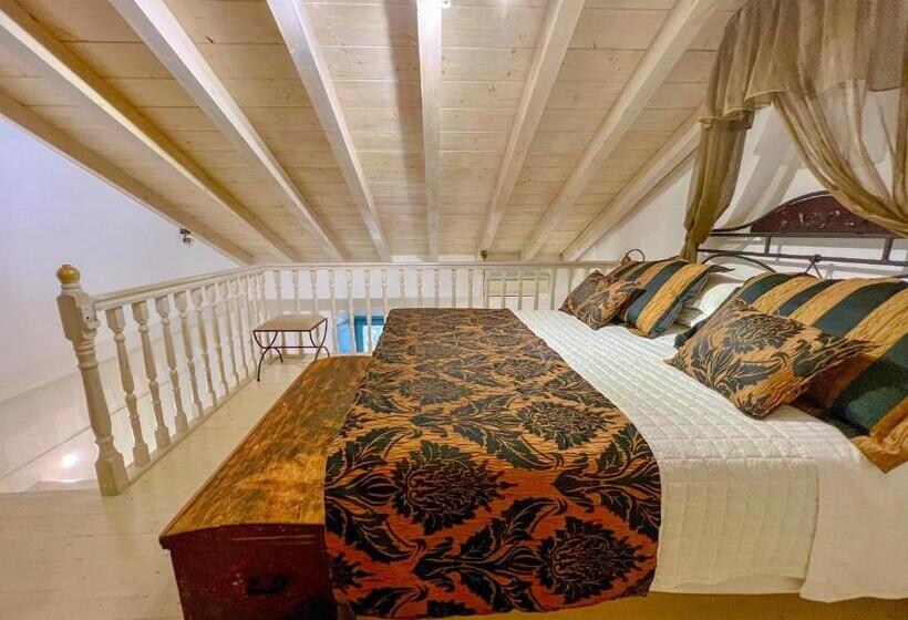 Отель Portadelmare Deluxe Suites