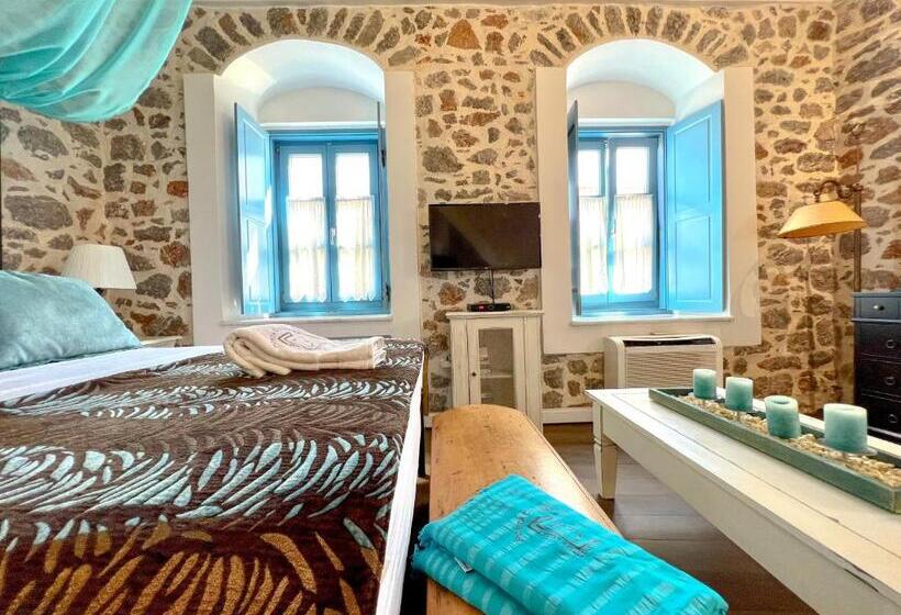 Отель Portadelmare Deluxe Suites