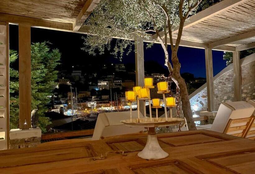 Отель Portadelmare Deluxe Suites