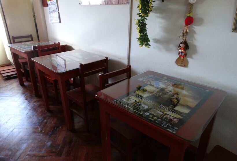 ホテル Presidente Inn   Hostel